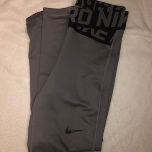 Grey NIKE PRO Intertwist leggings